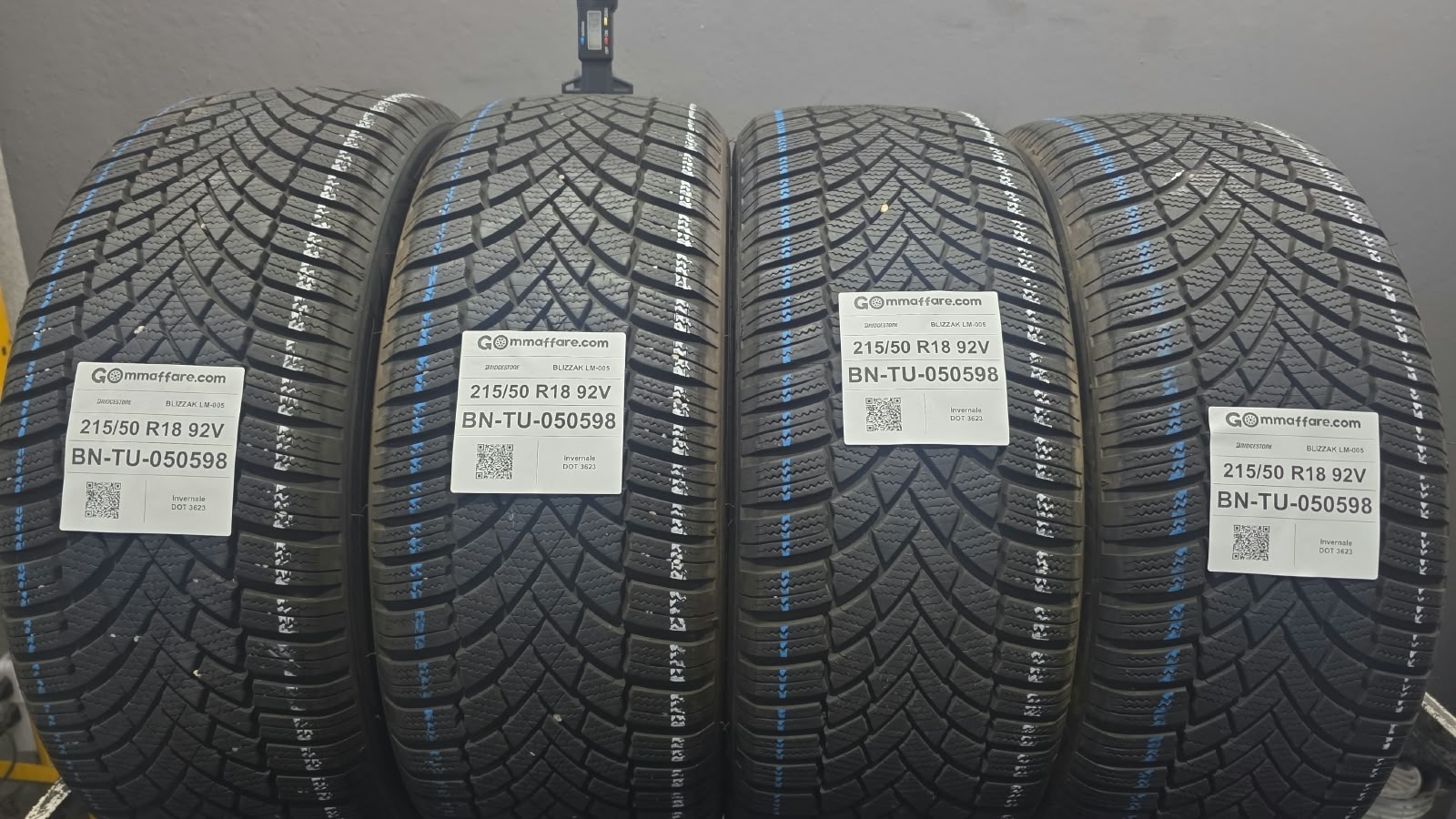 Bridgestone BLIZZAK LM-005
